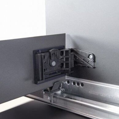 Locking mechanism set for pull-out shelves